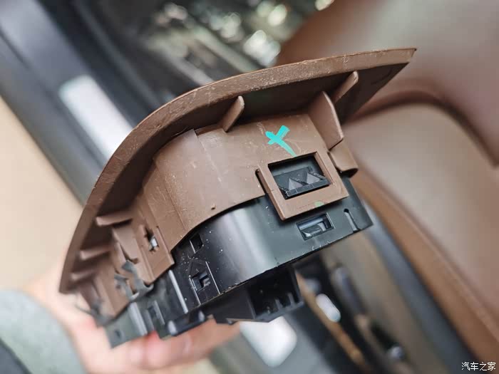 【图】沃尔沃xc60前门板的拆装过程分享给大家_江西论坛_汽车之家论坛