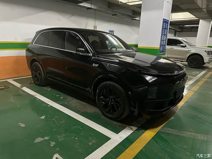 出新车落地纯黑轮毂个人自用