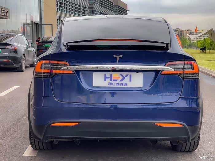 搞定18年modelx100d国标深海蓝车漆黑色内饰