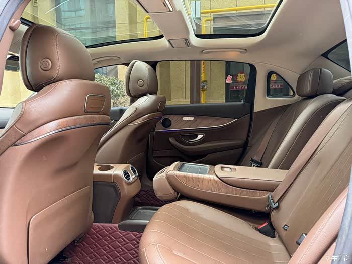 出售18年奔驰e立标棕内隔断双天窗228w