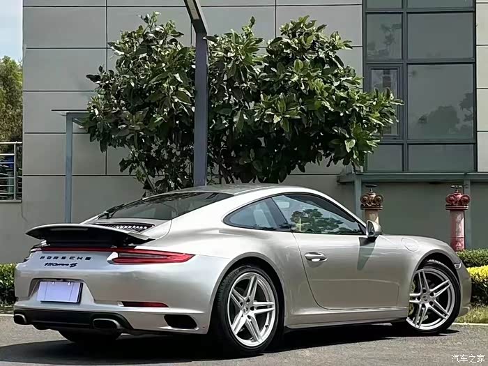 点击:>1|回复:>0车生活论坛>最新到店2017年保时捷911carrera4201>700