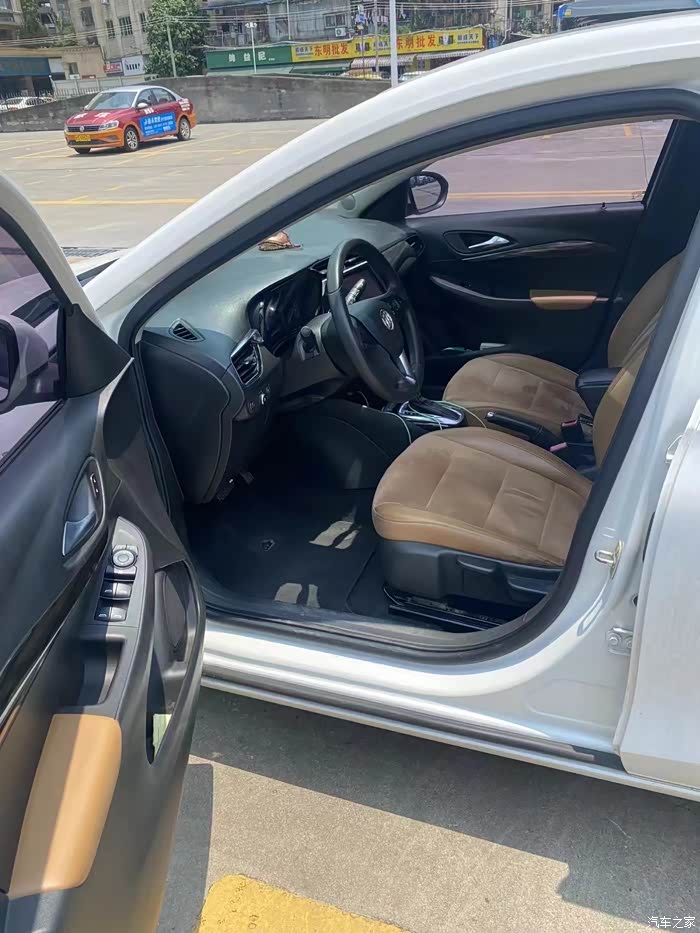 出售一台2019年2月新款别克凯越,自动天窗,超省油,车况精