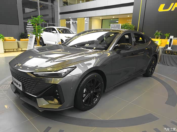 长安 uni-v,你的理想座驾!