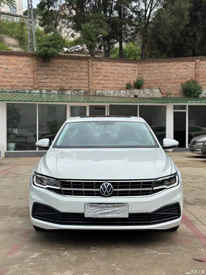 首付3600开走 大众宝来plus 21年上牌1.5自动天窗