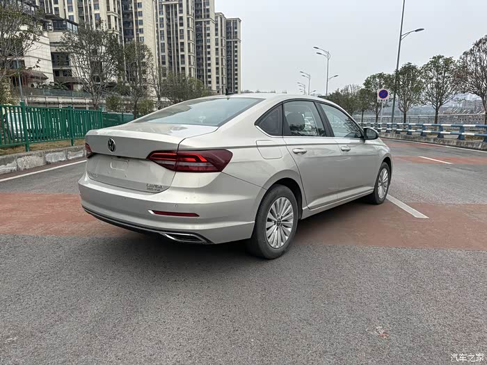 最新拿下个人一手车21年朗逸plus280t舒适版带液晶