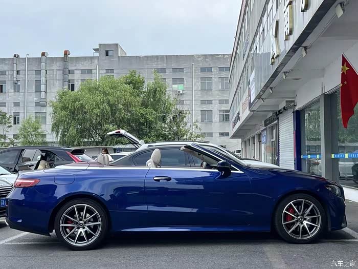 21年e260(进口)敞篷轿车 2.7万公里,配置拉满 喜欢