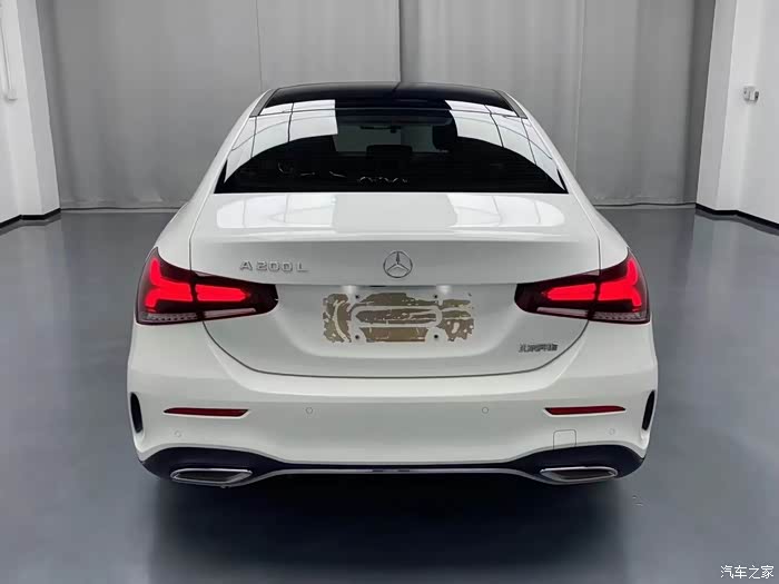 到店21年奔驰a200l原版精品车况一手户小跑15万