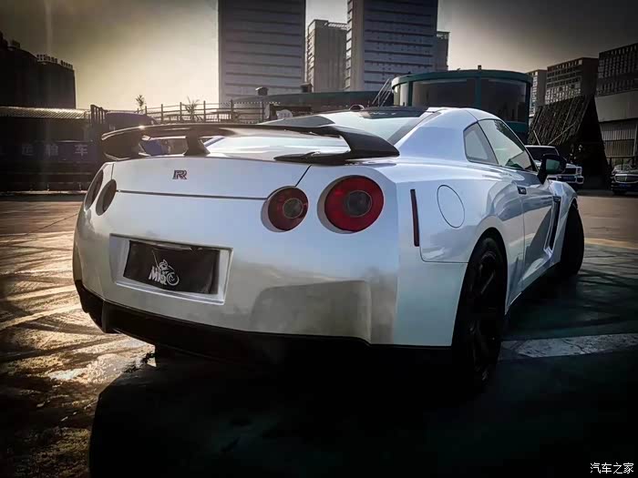 10年日产gtr全车原版10万公里实表极品车况