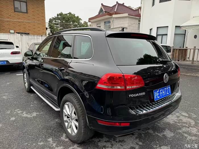 2012年1月大众途锐30t汽油四驱高配型指导价82