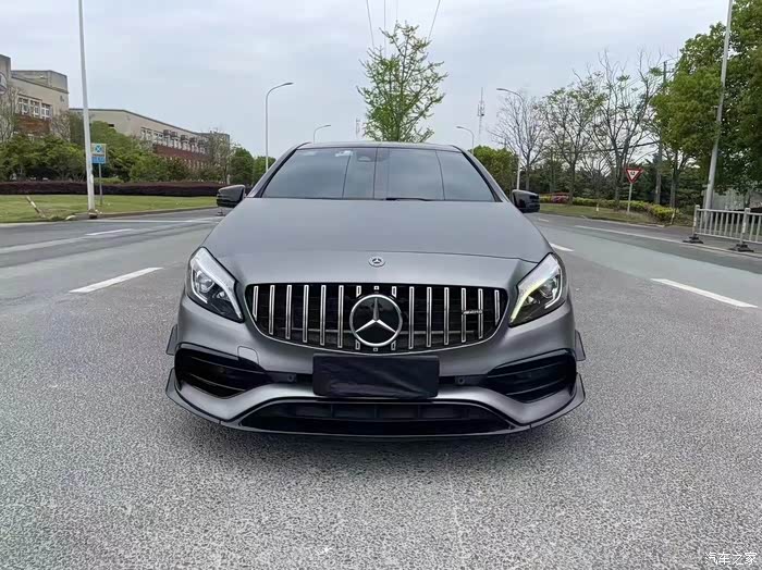 17年上牌奔驰a45 amg 381匹马力 零百加速4秒多