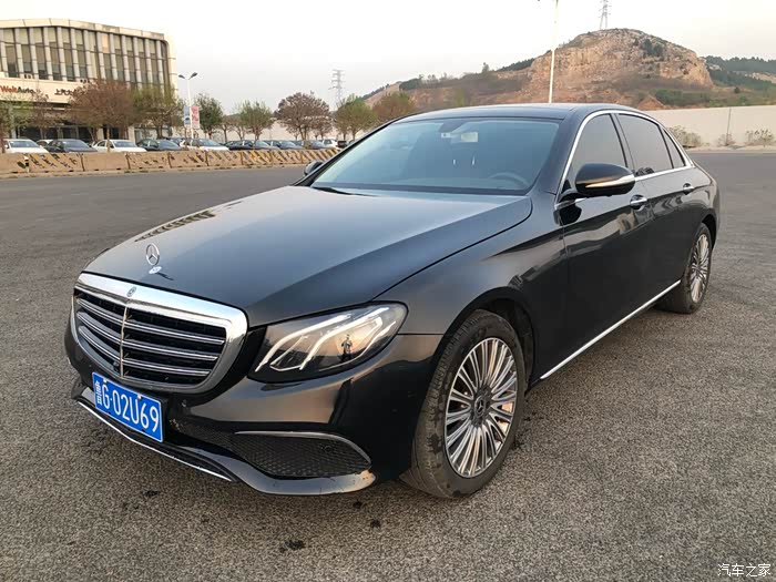 奔驰e级2020款e300l时尚型27x