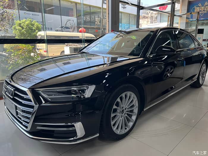 新到奥迪a82022款a8l50tfsiquat