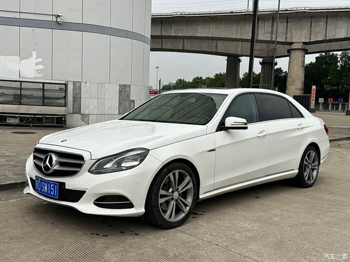 14年1月奔驰e26018t自波天窗双电动记忆座椅