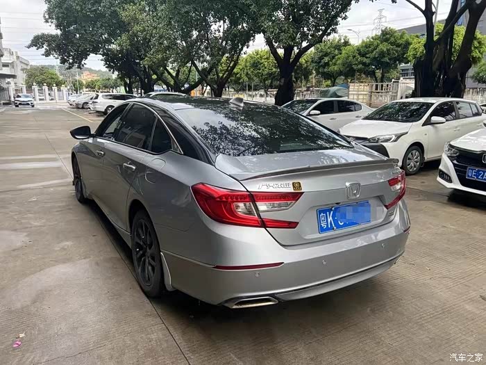 20年9月本田雅阁15t精英版极品原版原漆一手车行驶