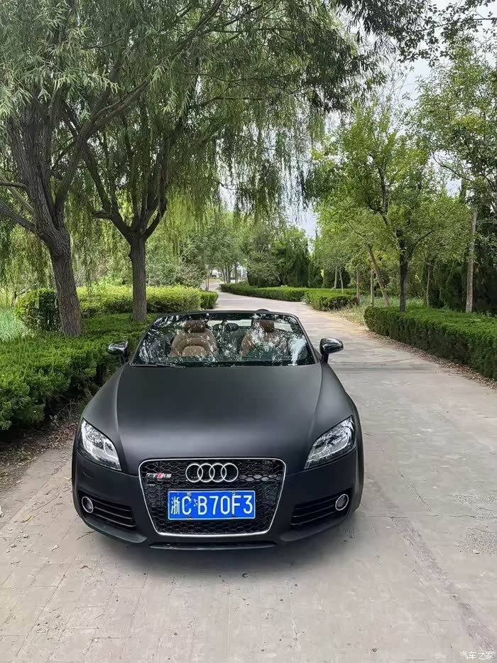 13年奥迪tt敞篷前嘴一小套修复价格批发