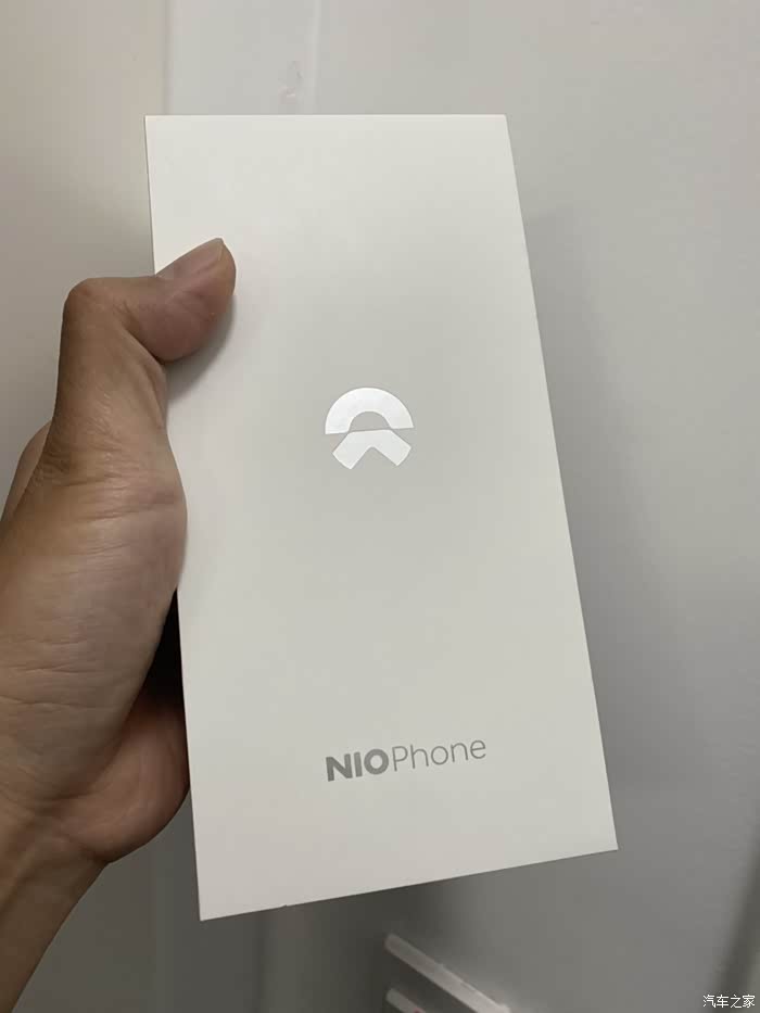 点击:>1|回复:>0车生活论坛>开蔚来汽车,必须配上蔚来手机niophone