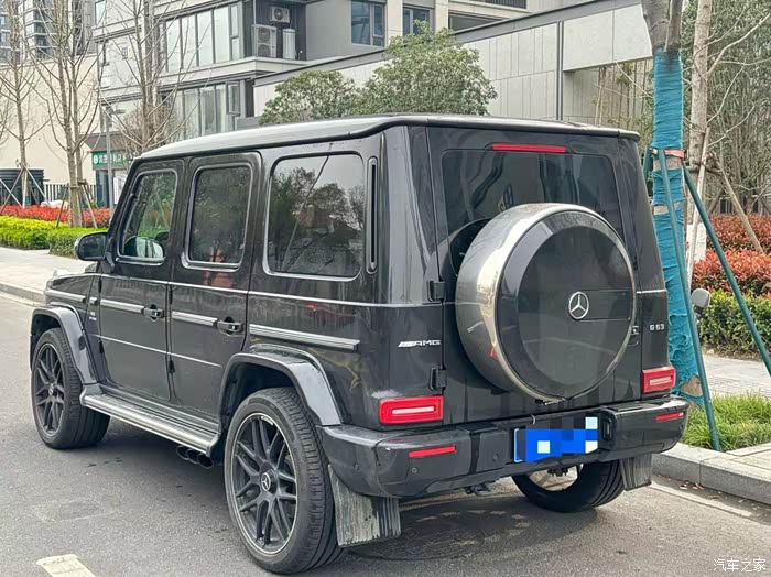 出19年奔驰g500个人一手车车况很好0理赔出险价格1