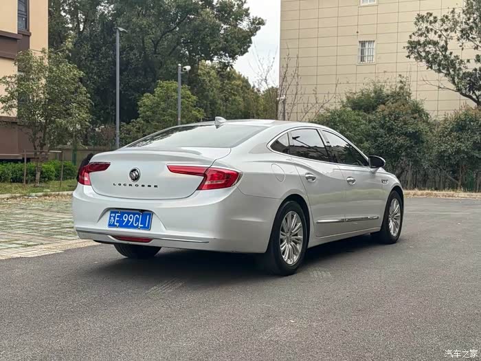 新到17年别克君越20t精英版5万公里原版原漆成色极新