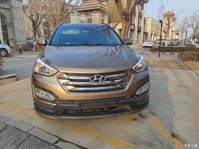 本人出一辆现代进口胜达30l仅行驶六万公里车况很好全