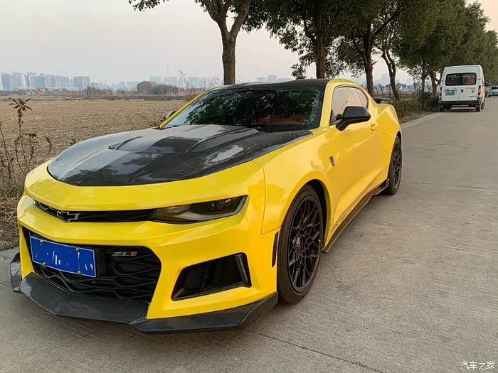 眯眯眼的6代大黄蜂