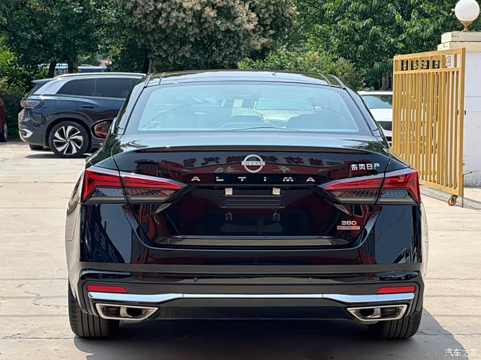 日产天籁2.0t,2168进享版,全款裸车16.x万,分期1