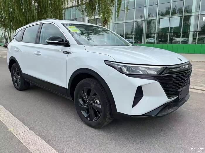 23款东风风神ax7马赫版首付3999包牌包税包保険