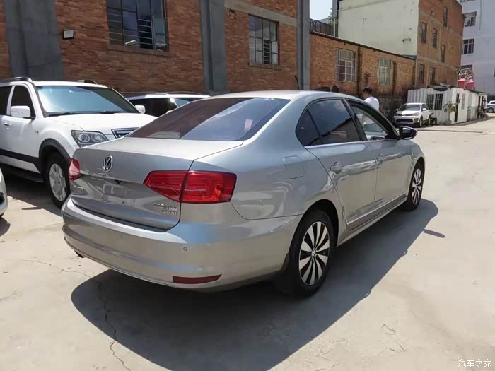 最新拿下16年大众速腾,1.4t豪华版,小姐姐一手,车况精品