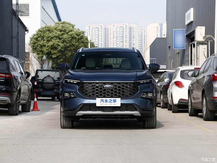 福特领睿尊领版plus价格当前是开福特福睿斯开了七