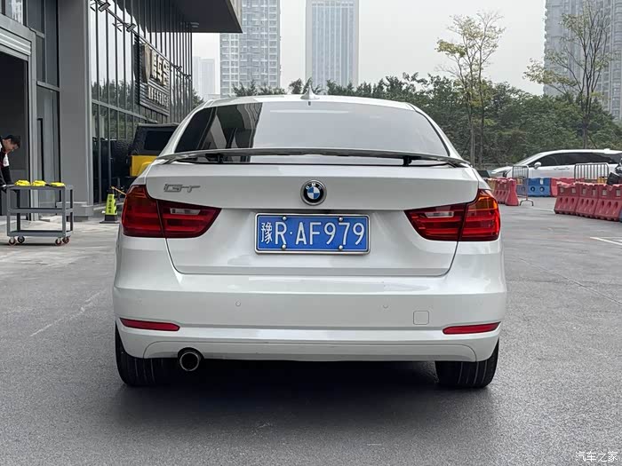 宝马3系gt2014款320i领先型1388