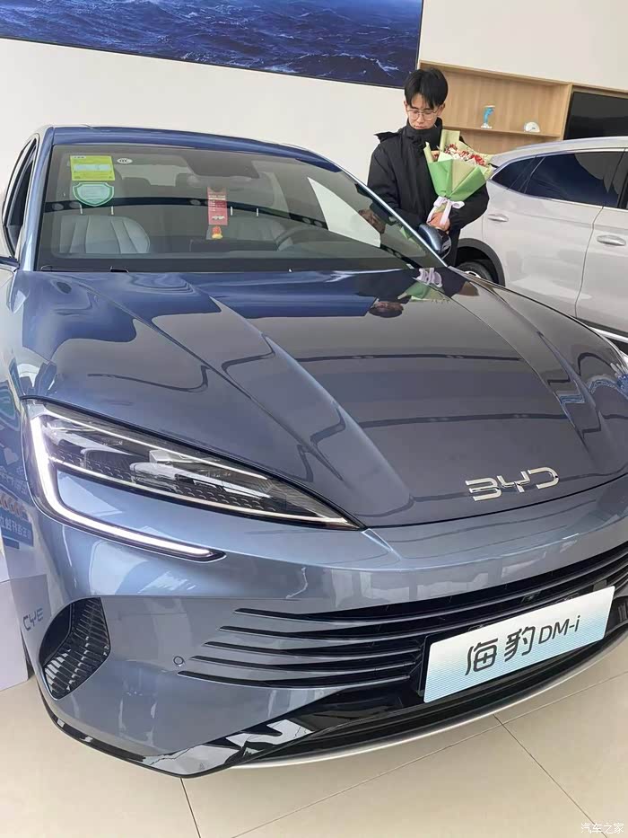 海豹荣耀提车分享比亚迪海豹冠军版ev是一款备受关注的