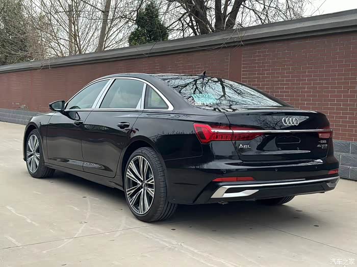 24年奥迪a6l20t45四驱高配仅仅行驶了1000