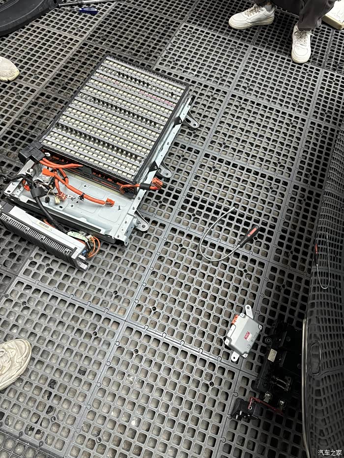 雷克萨斯ls600hl更换混动电池