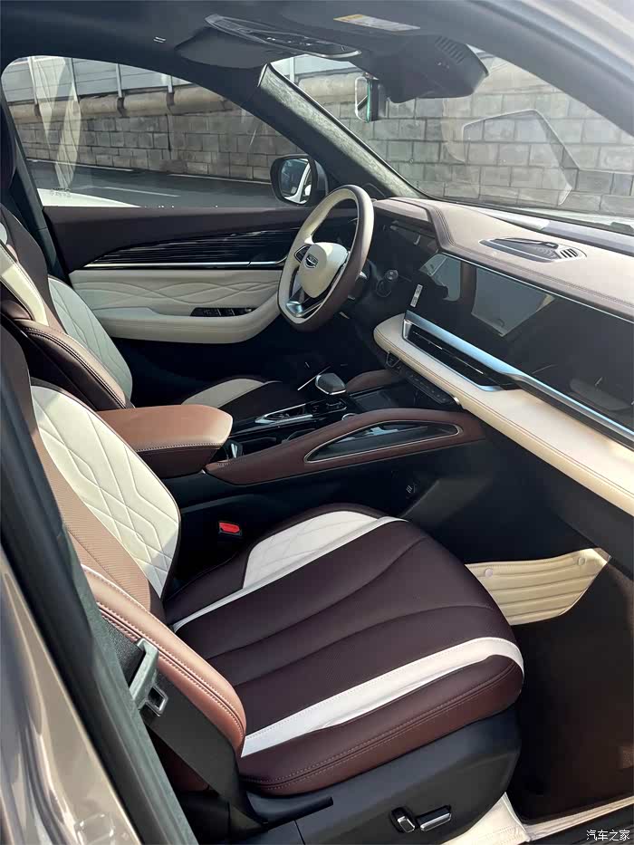 吉利星越l内饰焕新颜值爆表