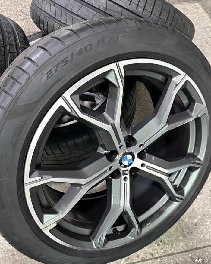 21寸宝马741m树杈轮毂轮胎精品套件喜欢的可以来