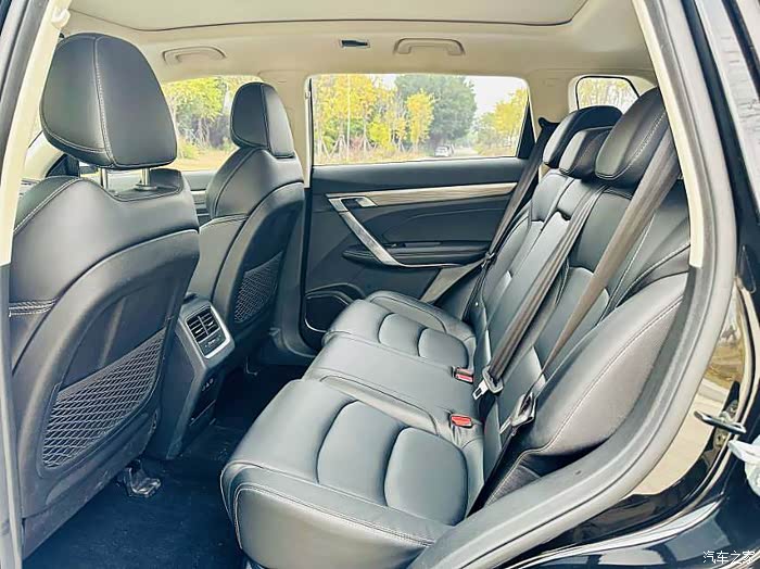 吉利2020款博越pro18td智联表显3万