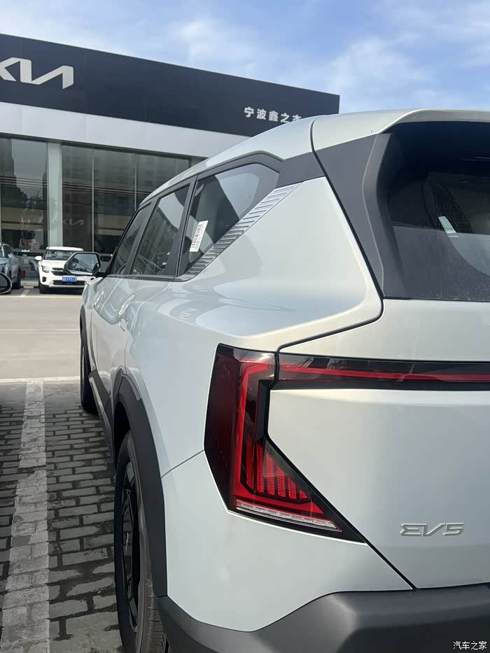 终于提车了起亚ev5