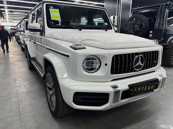 24款全新奔驰g63颜色白红配置21轮红卡钳