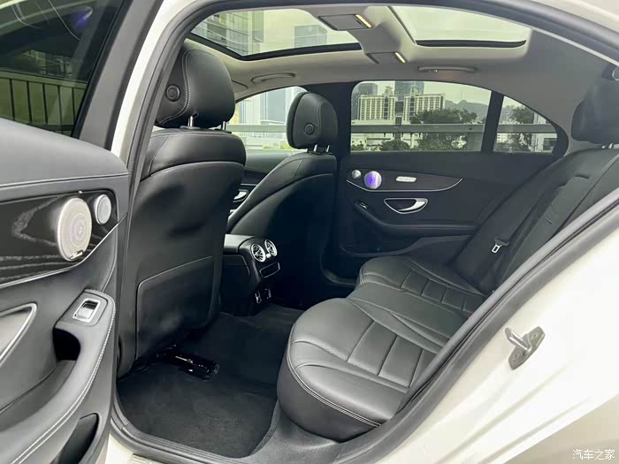 21款奔驰c260l星耀臻藏版21年5月上牌仅行驶3