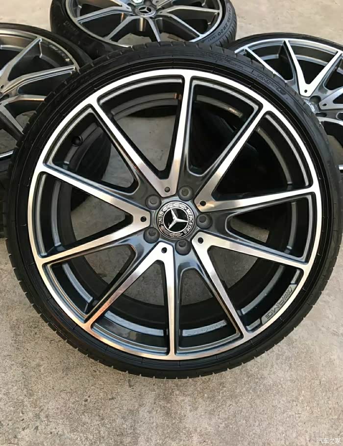 20寸奔驰s450l黑底灰底轮毂轮胎精品套件感兴趣的可以