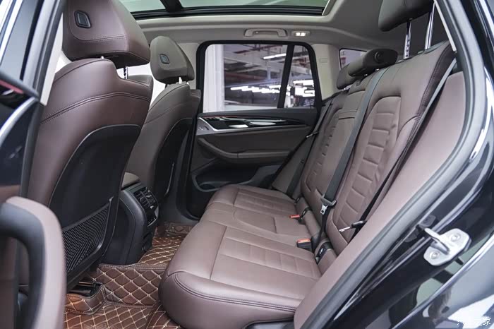 宝马x32019款xdrive28im运动套装19年