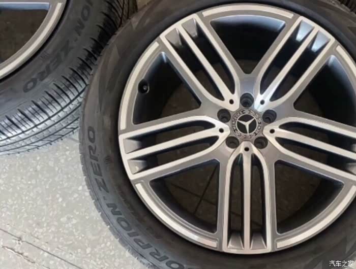 奔驰gls450轮毂轮胎21寸感兴趣的老板来