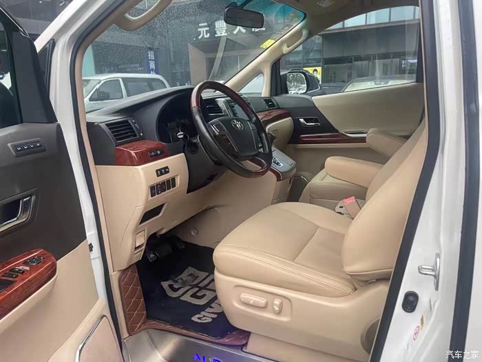 2011年丰田埃尔法11款24l豪华版首付3万表现8万多