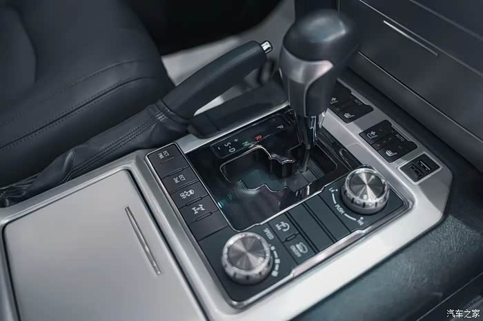 20年丰田陆巡4500d4d柴油一手原漆中东高配1