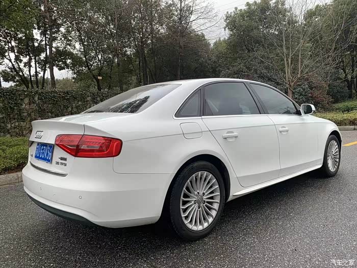 15款奥迪a4l改款后的三代发动机20t自动高配喜欢