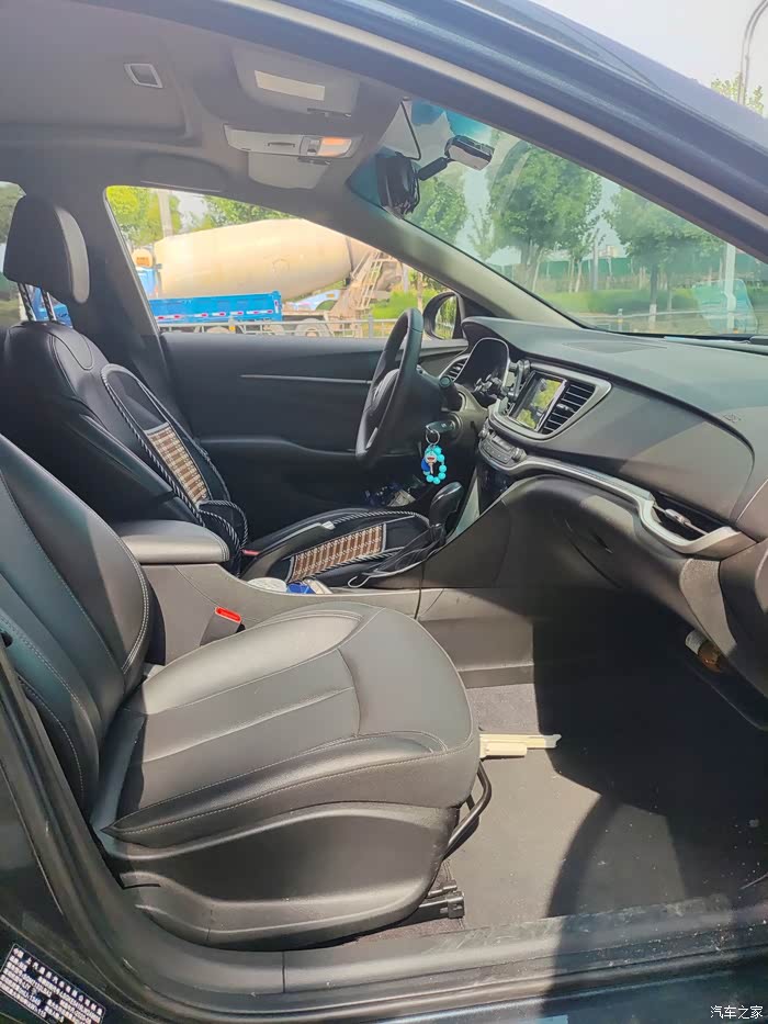 英朗 2021款 1.3t 自动轻混动精英型 个人一手 天窗