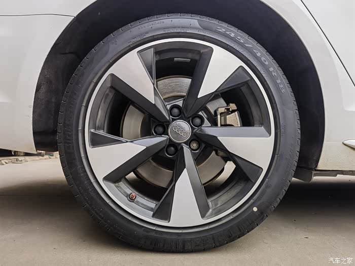 【图】12万公里原厂p7胎更换_奥迪a4l论坛_汽车之家论坛