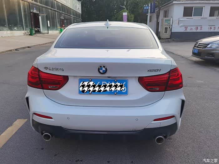 19年12月上牌宝马120i运动套,个人一手车,全景天窗,双