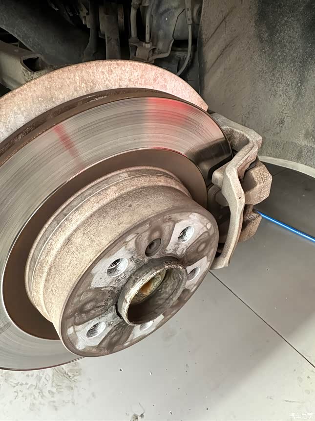 g28更换后刹车片