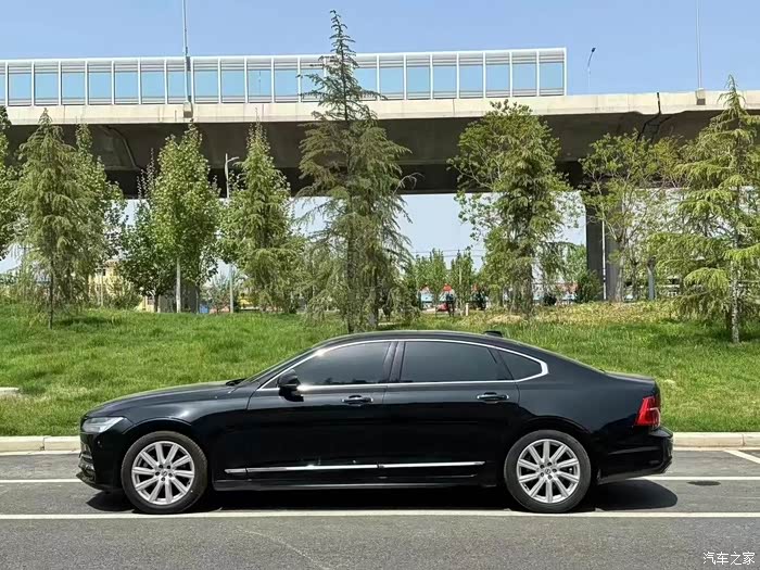 9万 最新到店20款20年沃尔沃s90,2.0t