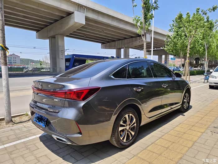 出售23年长安逸动plus